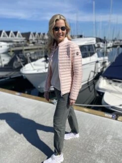 Colmar Women's Sporty Dunjakke - Dame - May (lyserød) -BUB Snow Butik colmar womens sporty dunjakke dame may lyseroed 580x773p 3