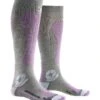X-Bionic Women's Apani 4.0 Merino Skisokker - Dame - Black/Grey/Magnolia -BUB Snow Butik x bionic womens apani 4.0 merino skisokker dame blackgreymagnolia 580x773p
